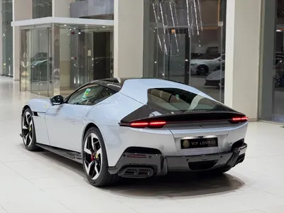 2025 فيراري 12 سيليندر