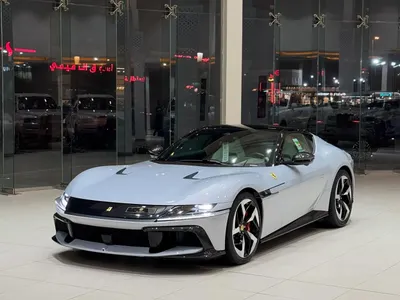 2025 فيراري 12 سيليندر