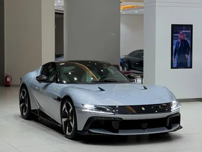 2025 فيراري 12 سيليندر