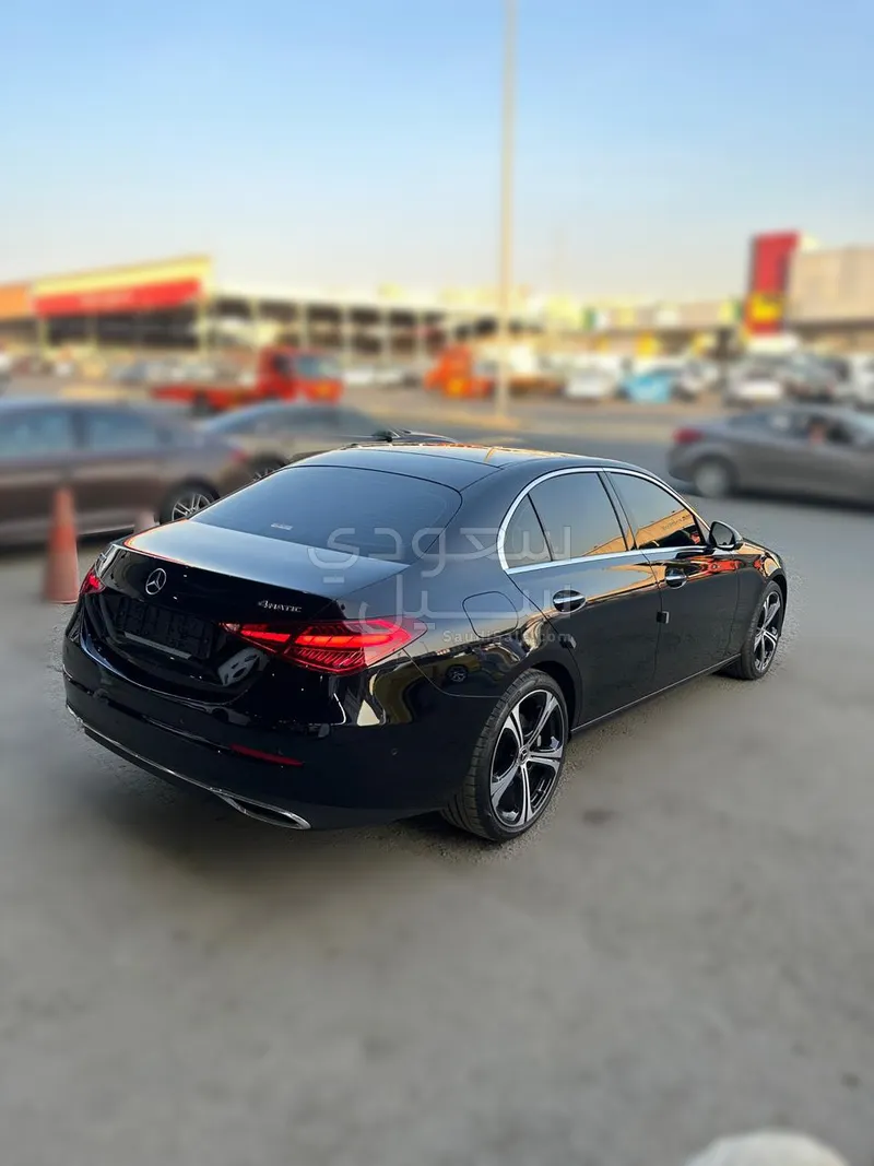 2023 مرسيدس - بنز سي 300