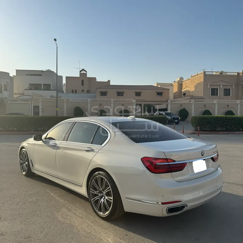 2018 بي ام دبليو الفئة السابعة 730 إل أي