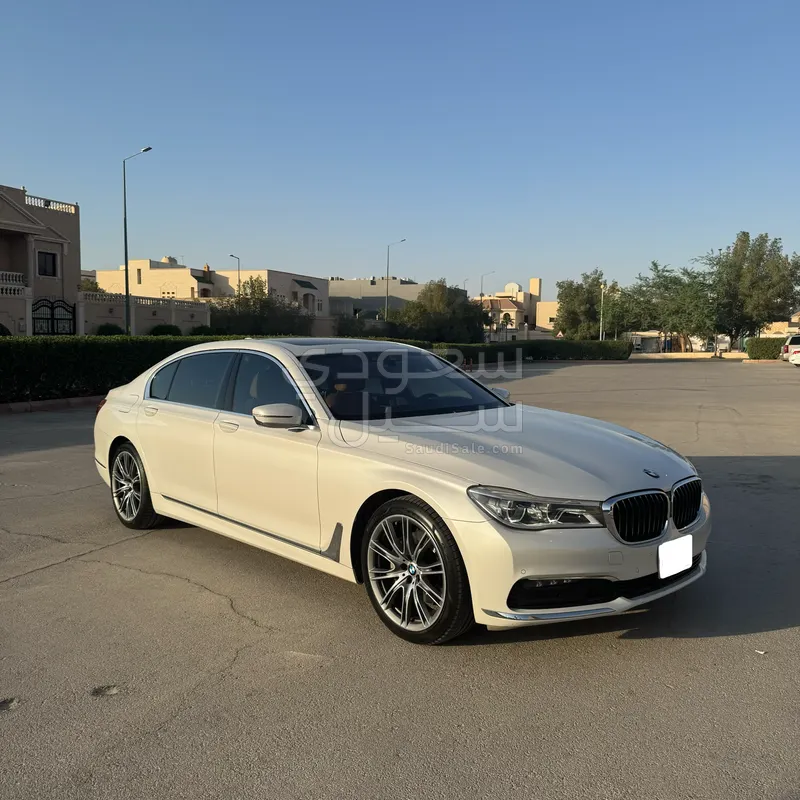 2018 بي ام دبليو الفئة السابعة 730 إل أي