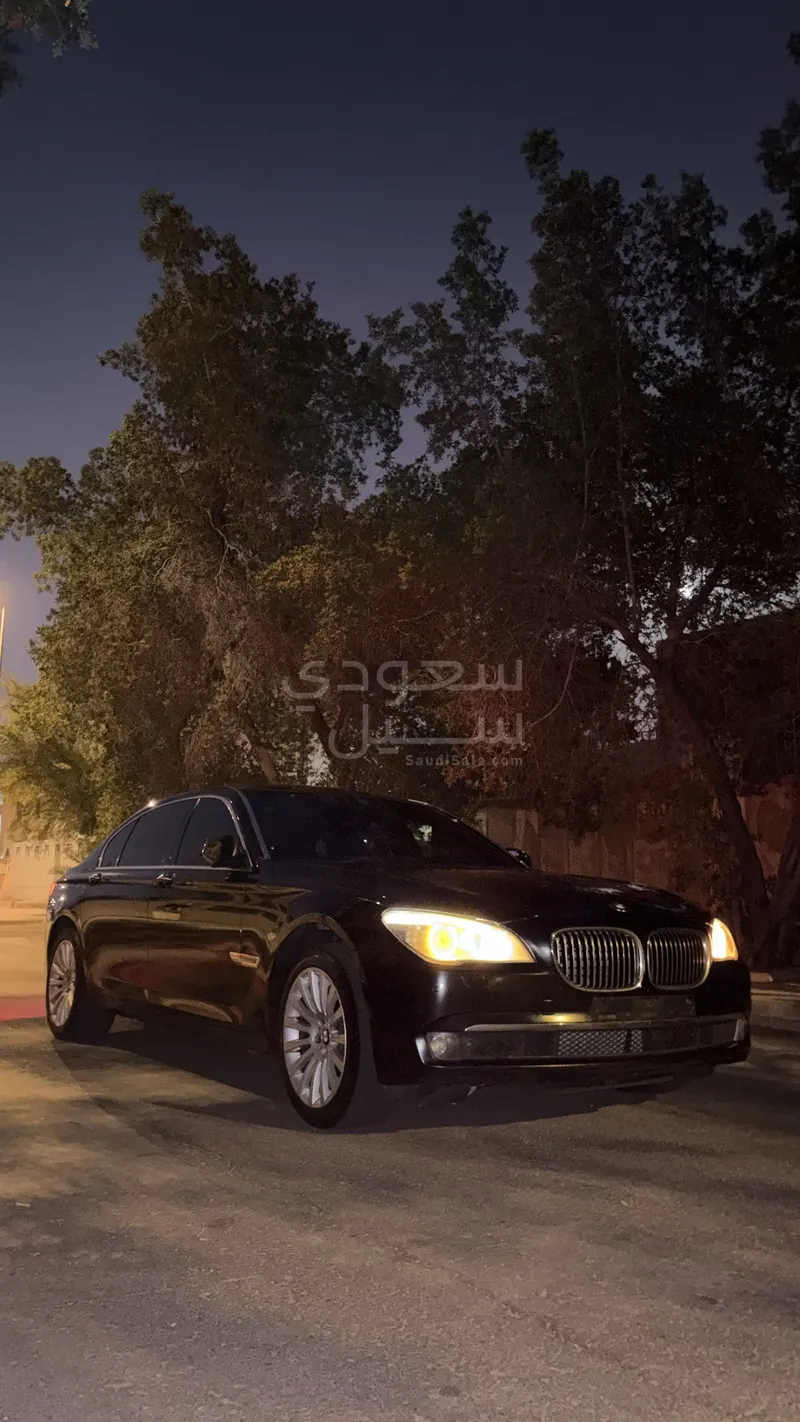 2012 بي ام دبليو الفئة السابعة 730 إل أي