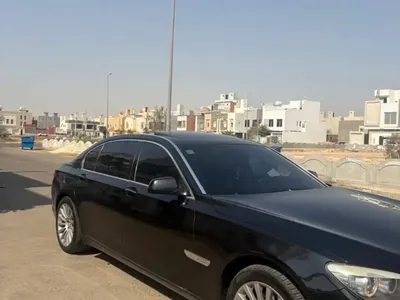 2012 بي ام دبليو الفئة السابعة 730 إل أي