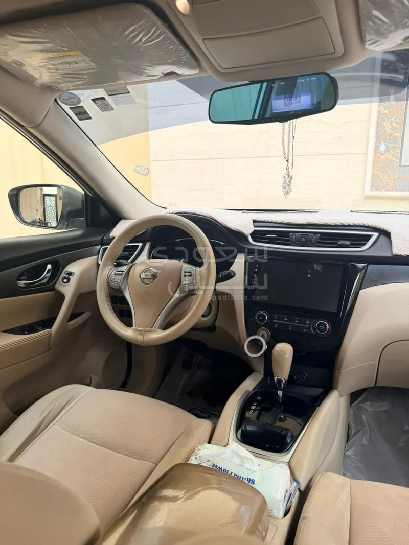 2015 نيسان اكس - ترايل