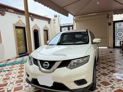 2015 نيسان اكس - ترايل