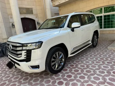 2024 تويوتا لاند كروزر جي اكس ار