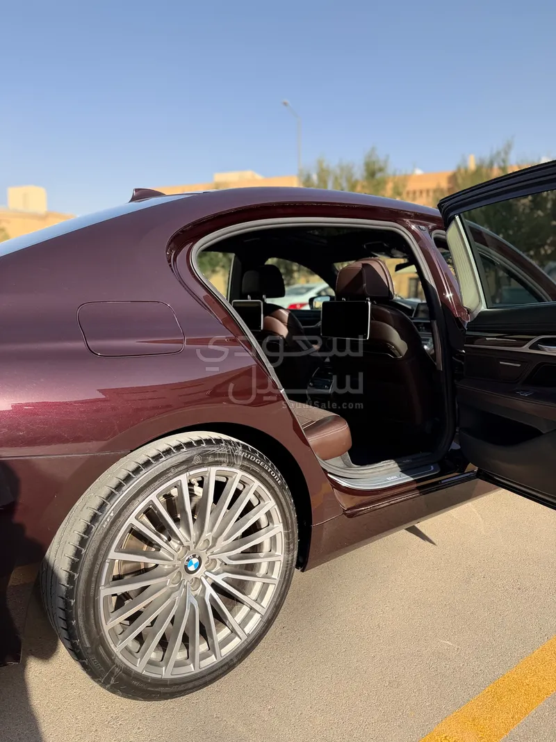 2020 بي ام دبليو الفئة السابعة 730 أي
