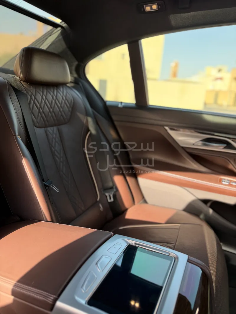 2020 بي ام دبليو الفئة السابعة 730 أي