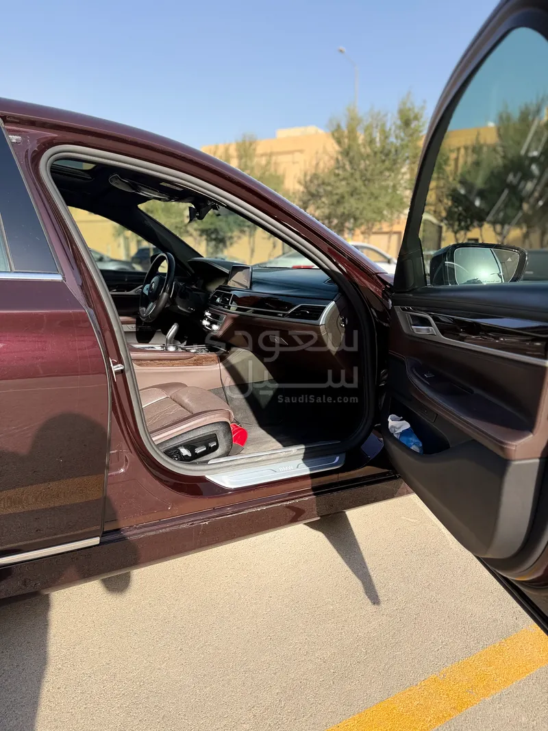 2020 بي ام دبليو الفئة السابعة 730 أي
