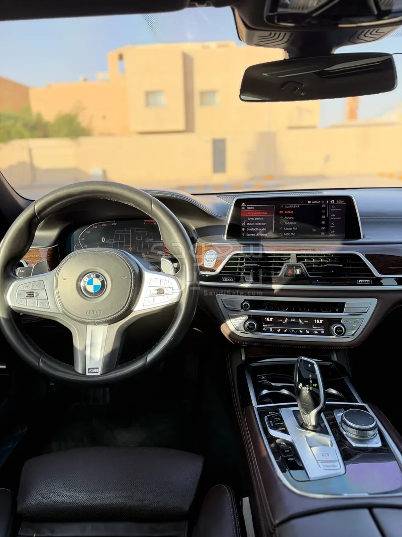 2020 بي ام دبليو الفئة السابعة 730 أي