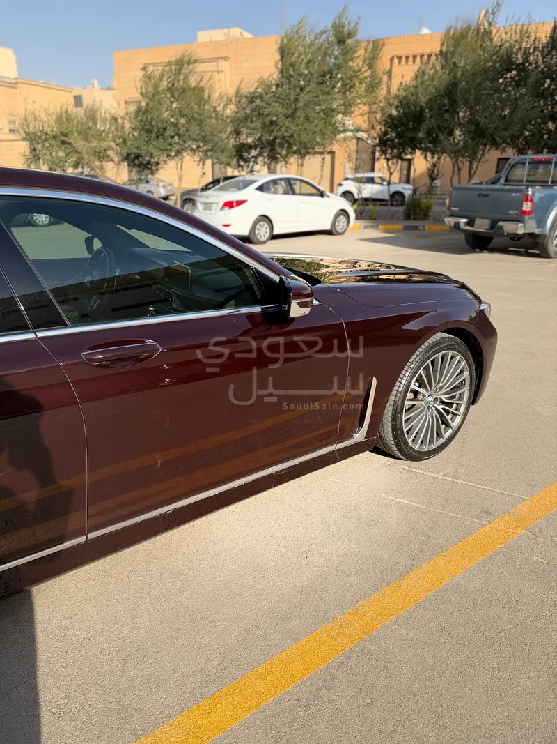 2020 بي ام دبليو الفئة السابعة 730 أي