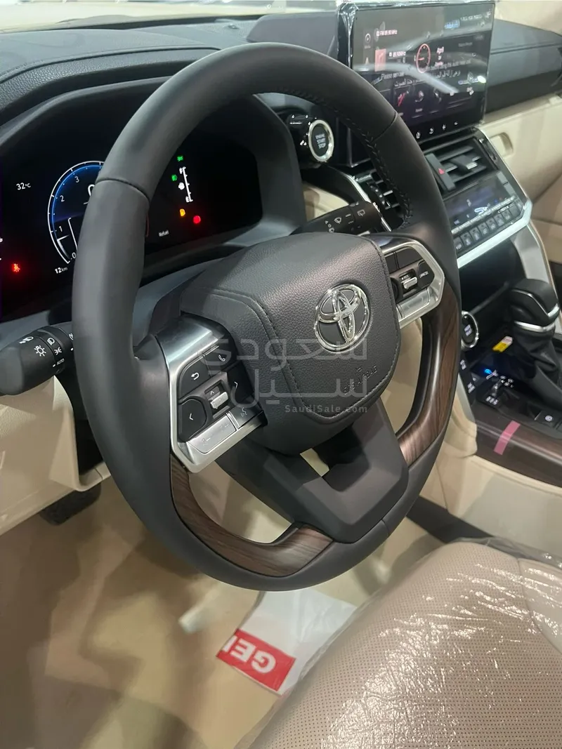 2026 تويوتا لاند كروزر جي اكس ار4