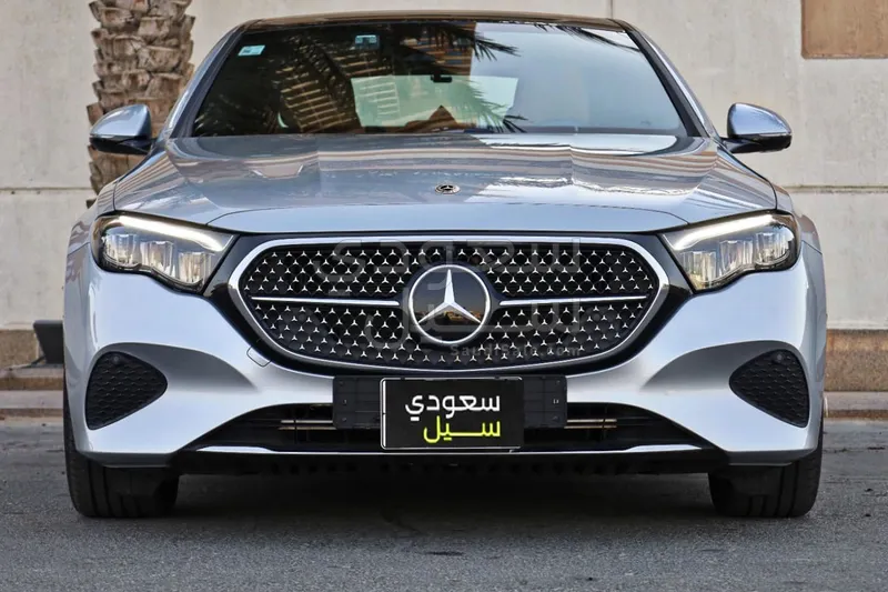2025 مرسيدس - بنز إي 200