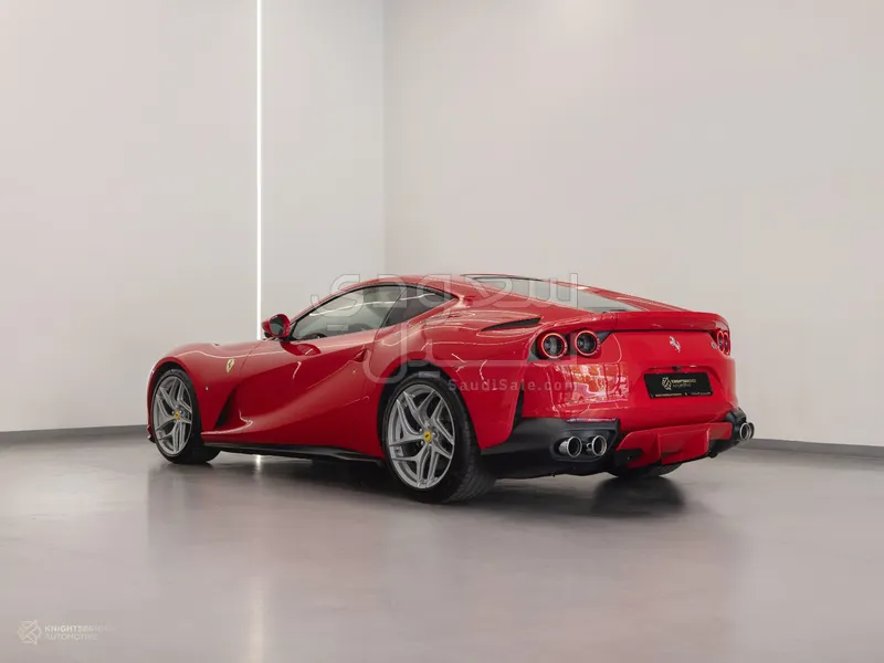2020 فيراري 812 سوبر فاست