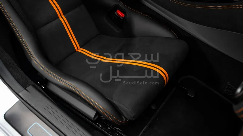 2021 مرسيدس - بنز جي تي بلاك سيريس