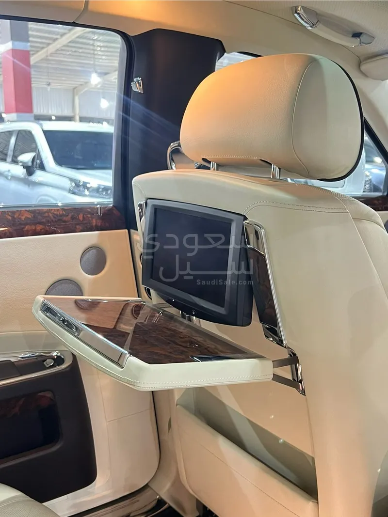2015 رولز رويس قوست