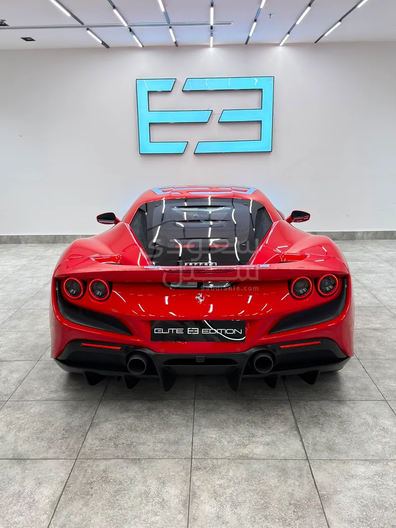 2020 فيراري اف 8 تريبوتو
