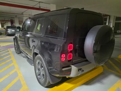 2025 لاند روفر ديفيندر 110 اس اي