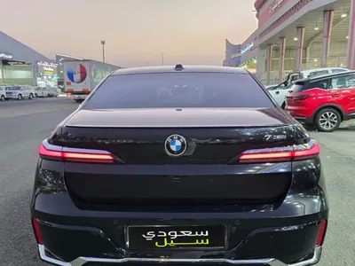 2024 بي ام دبليو الفئة السابعة 735أي