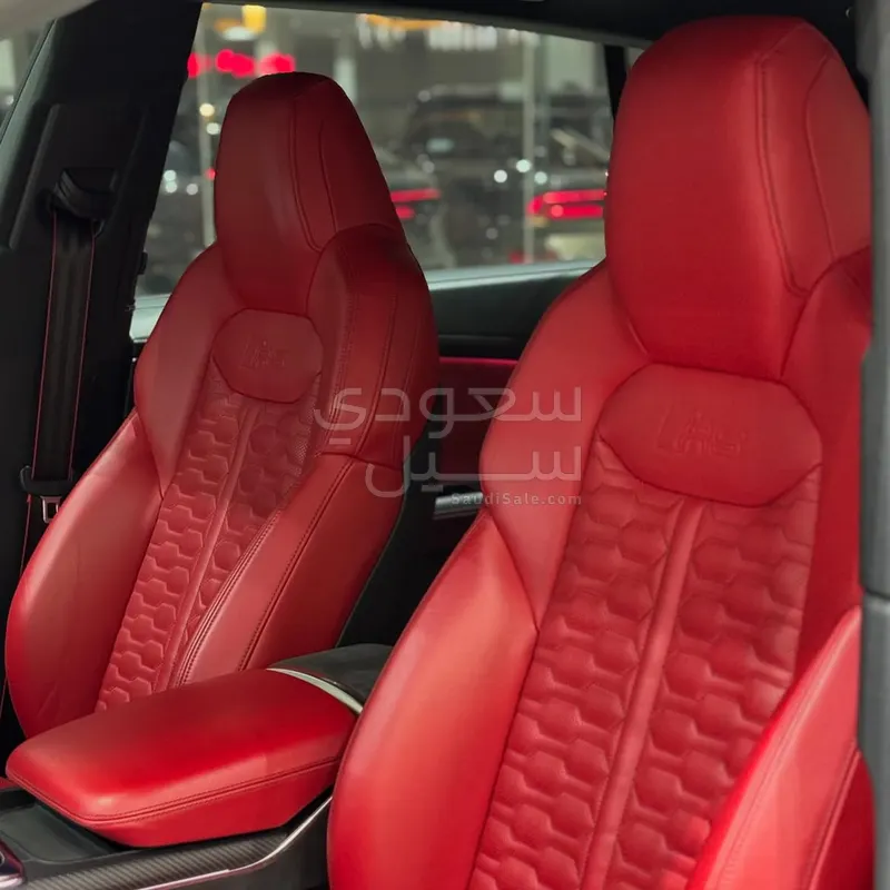 2022 اودي كيو 8 أر إس