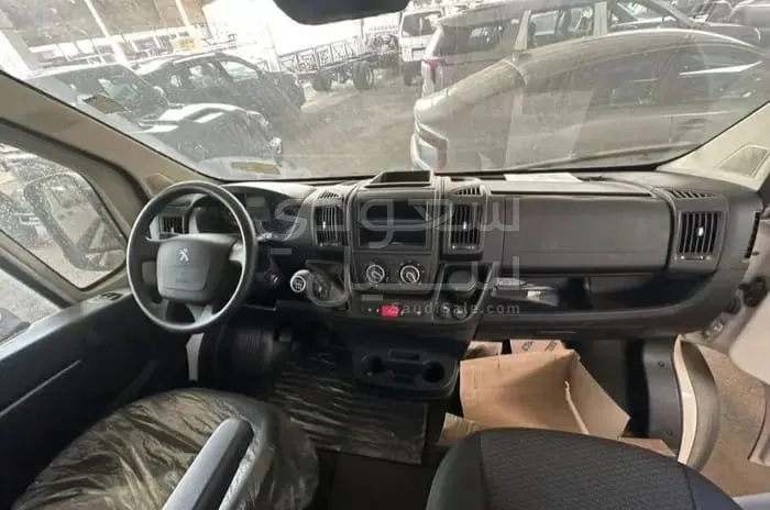 2025 بيجو بوكسر