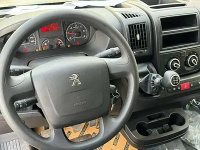 2025 بيجو بوكسر