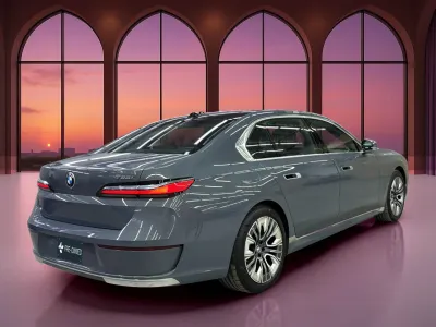 2026 بي ام دبليو الفئة السابعة 735أي
