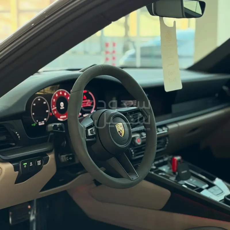 2025 بورش 911 كاريرا