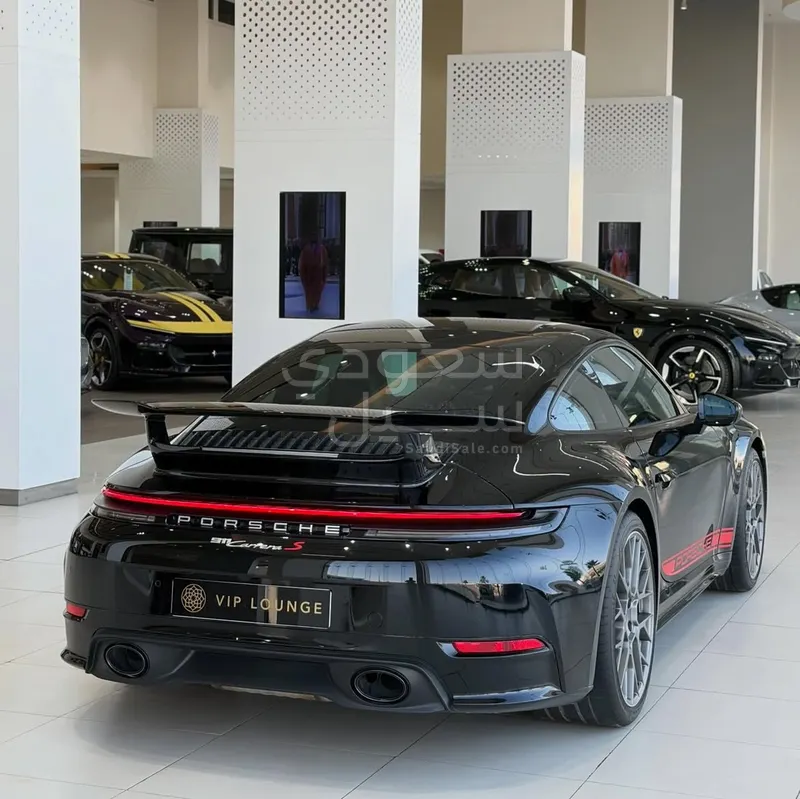 2025 بورش 911 كاريرا