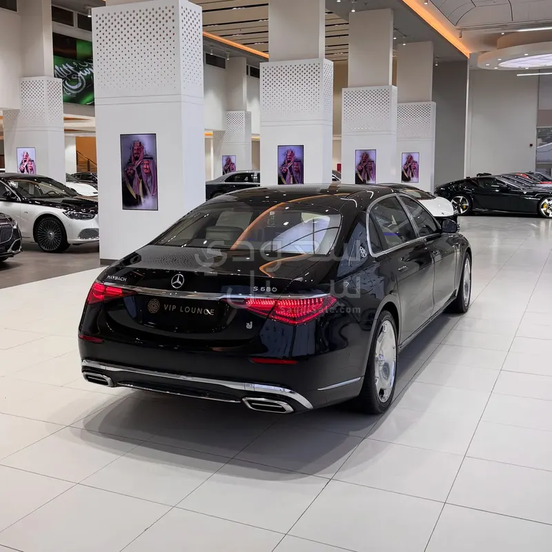 2022 مرسيدس - بنز إس 680 مايباخ