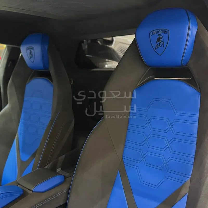2025 لمبرجيني ريفويلتو