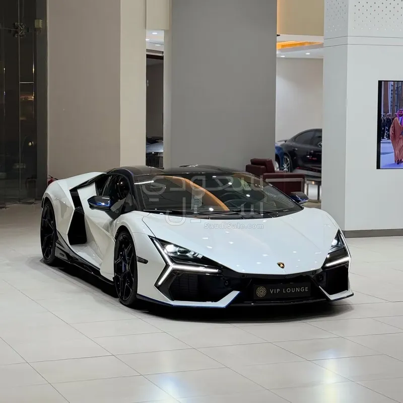 2025 لمبرجيني ريفويلتو