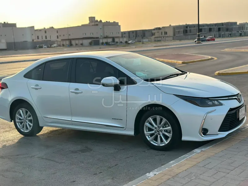 2025 تويوتا كورولا