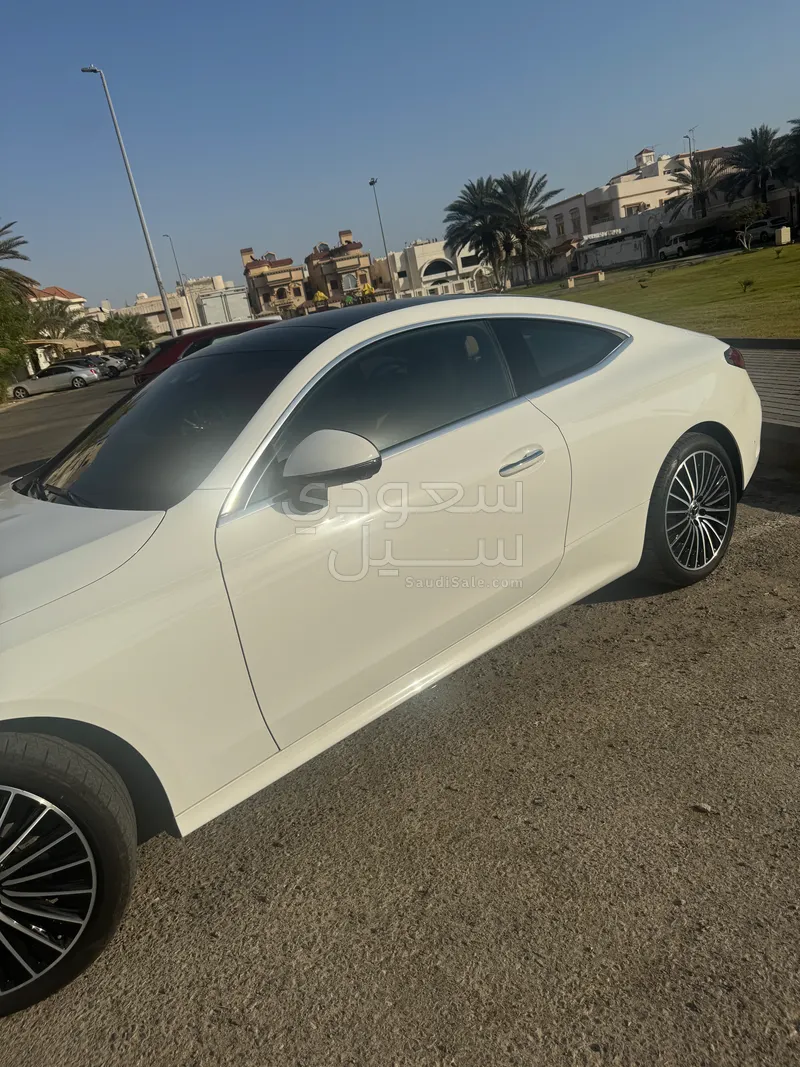 2024 مرسيدس - بنز سي إل إي 200