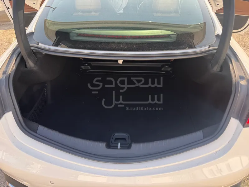 2024 مرسيدس - بنز سي إل إي 200