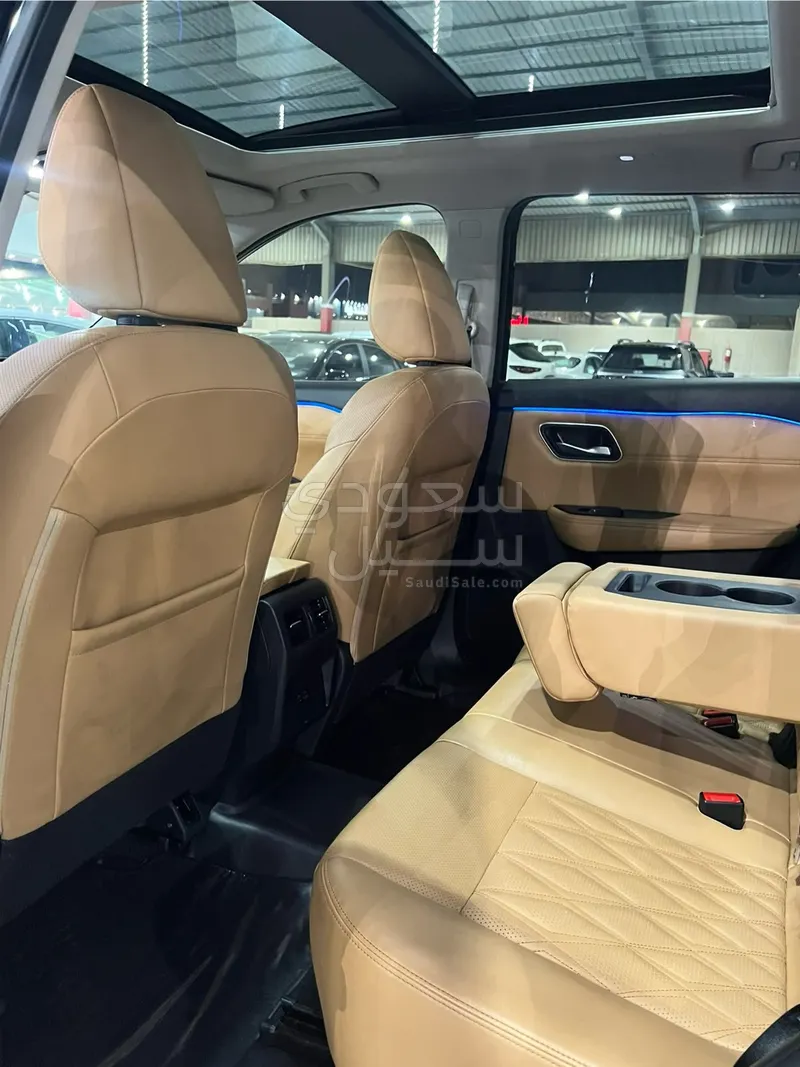 2024 نيسان اكس - ترايل