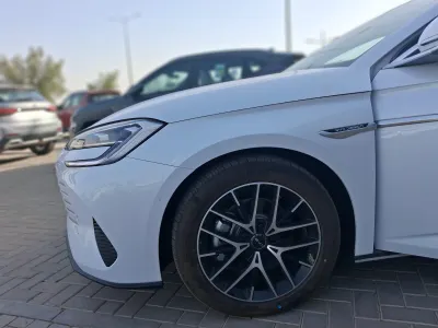 2026 بي واي دي سيل