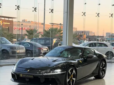2025 فيراري 12 سيليندر