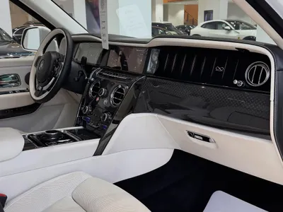 2025 رولز رويس كولينان بلاك بادج