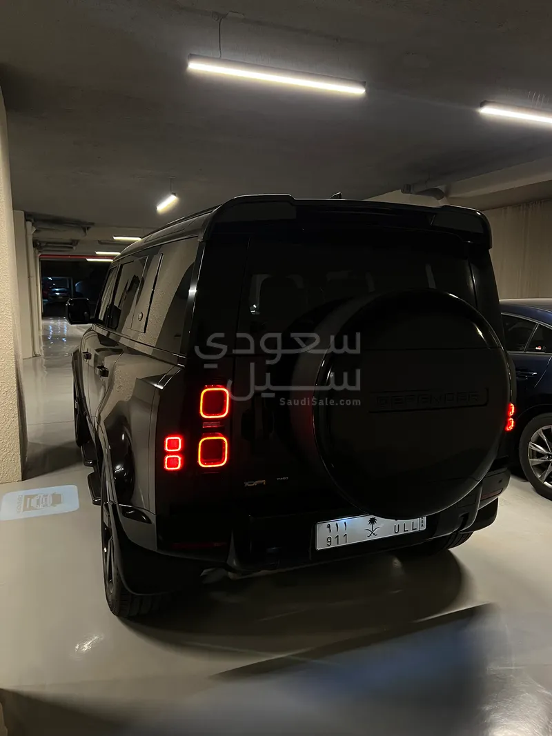 2023 لاند روفر ديفيندر 110