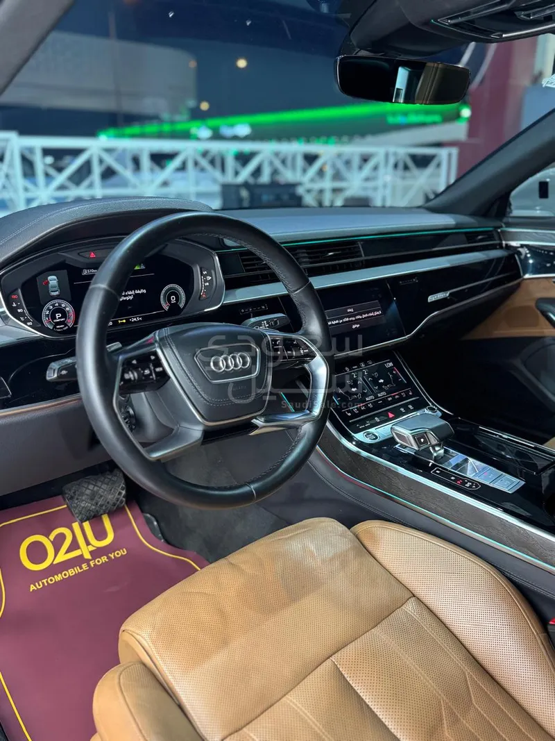 2021 اودي اي 8 ال 55تي اف اس أي