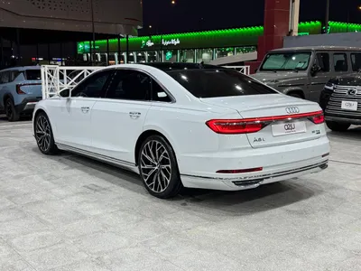 2021 اودي اي 8 ال 55تي اف اس أي