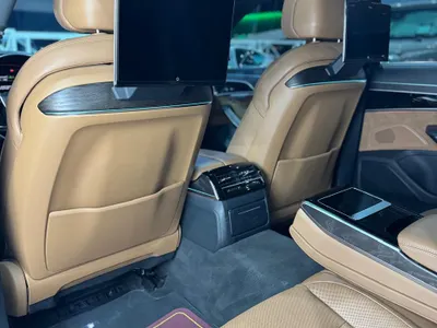 2021 اودي اي 8 ال 55تي اف اس أي