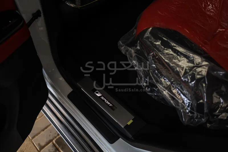 2026 لكزس إل إكس 600 إف