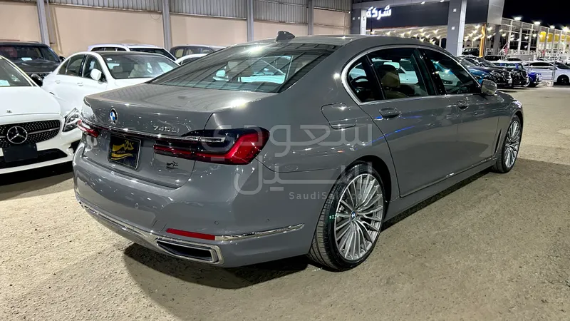 2022 بي ام دبليو الفئة السابعة 740 إل أي