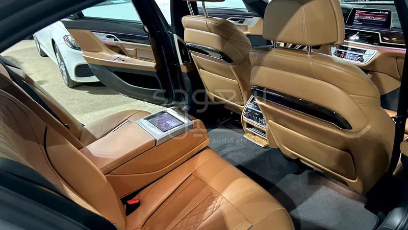 2022 بي ام دبليو الفئة السابعة 740 إل أي