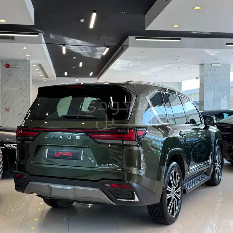 2023 لكزس إل إكس 600