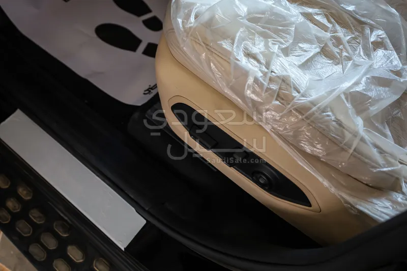 2025 جييب جراند شيروكي لاريدو
