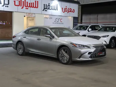 2025 لكزس إي إس 250